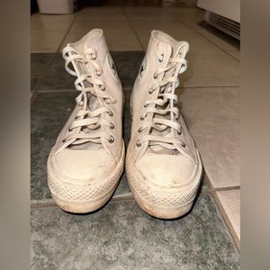 Platform Embroidered converse